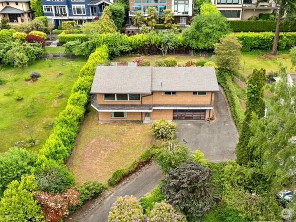 9510 Lake Washington Boulevard NE, Bellevue, WA 98004
