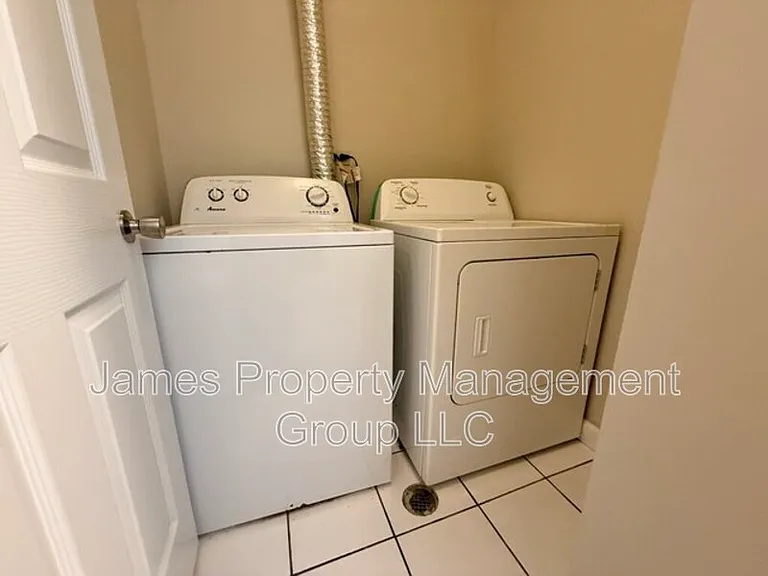 2731 W Congress Pkwy #2 — Photo 9