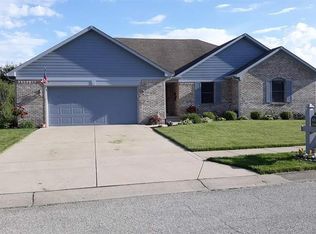 6571 Fieldstream Dr, Avon, IN 46123