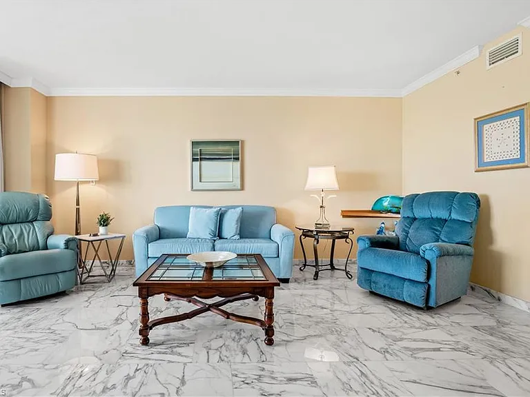 7515 Pelican Bay Blvd #7B — Photo 15