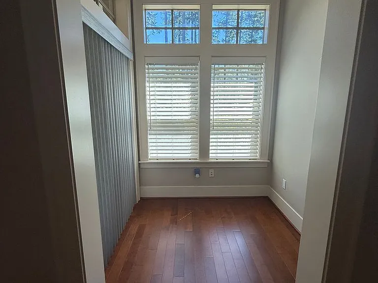 10108 SW Morrison St #10108 — Photo 17