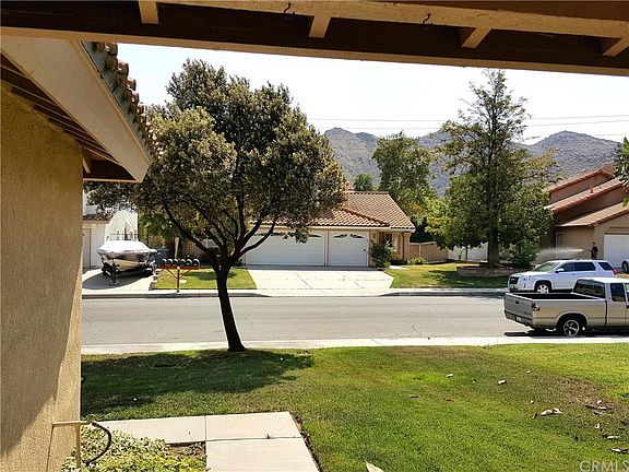 3rd image of 9740 Pebble Brook Dr