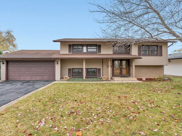 48 Lonsdale Rd, Elk Grove Village, IL 60007