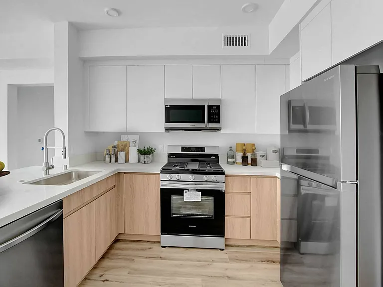 The Bay Apartment Homes — Photo 18