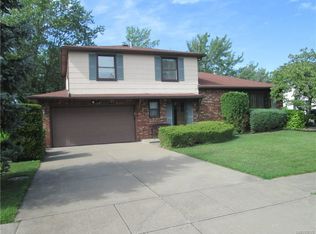 44 Colonial Manor Ct, Buffalo, NY 14224