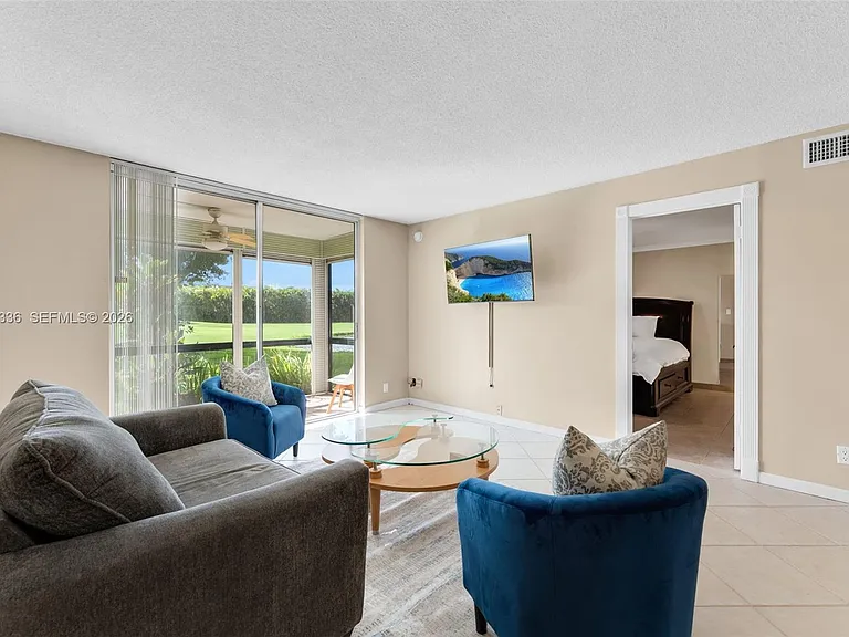 9811 N Hollybrook Lake Dr #103 — Photo 9