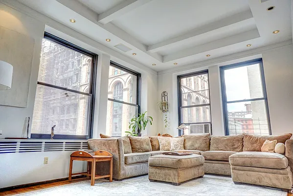 Sold by REGII | media 1