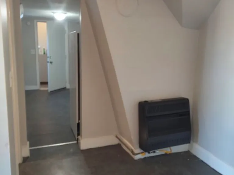 558 E Main St #3 — Photo 2