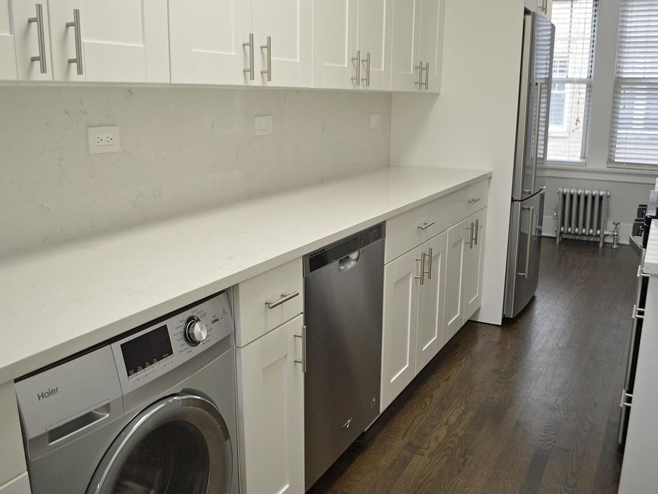 1st image of 4332 N Hermitage Ave APT 2E