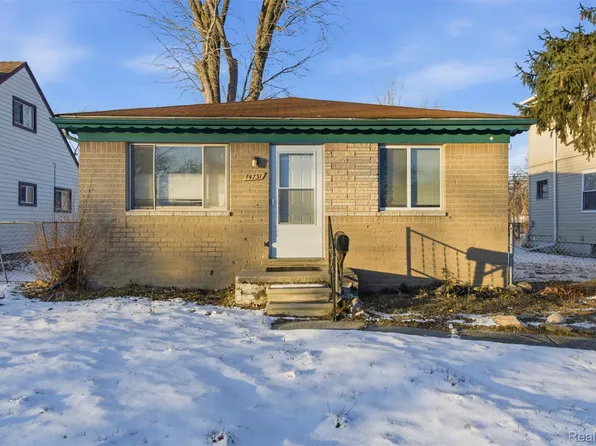 14731 Stephens Dr, Eastpointe, MI 48021