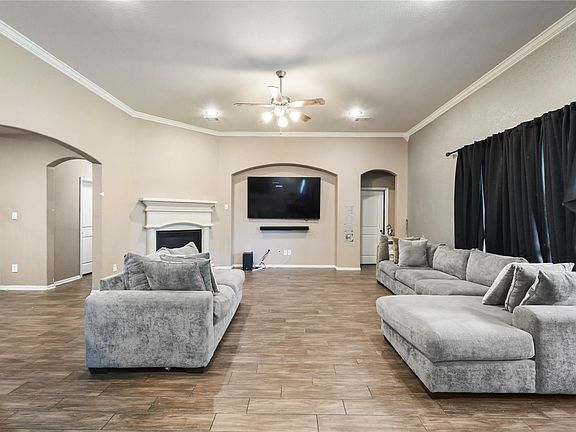3rd image of 4406 Clara Rose Ln