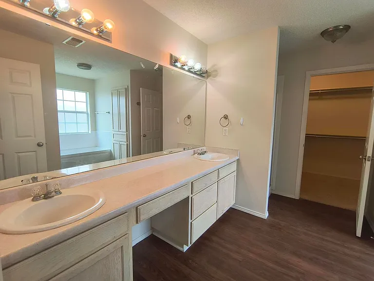 4302 Pinon Ridge Dr — Photo 5
