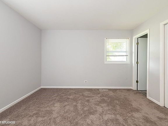 4th image of 409 W Hawthorne Dr