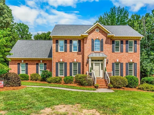 105 Brookton Ct, Clemmons, NC 27012