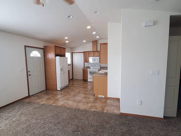 7524 McDougal Ave NE — Photo 2