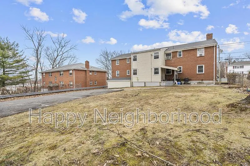 2 bed, 1.0 bath, $1,600 — Photo 4