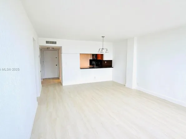 9001 SW 77th Ave APT C608, Miami, FL 33156