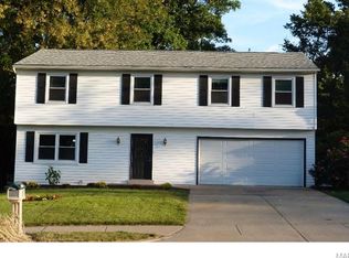 51 Laura Hill Rd, Saint Peters, MO 63376