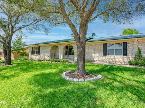 518 N Avenue Y, Clifton, TX 76634