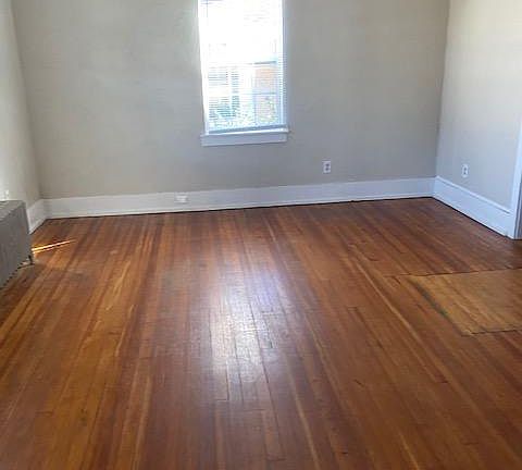 5th image of 1922 Hanover Ave NW