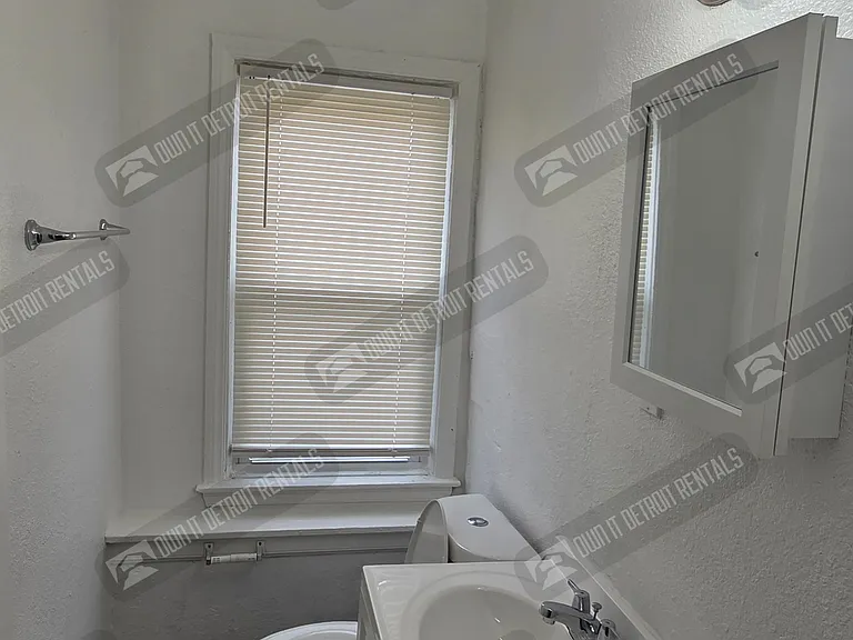 5293 Berkshire St — Photo 23