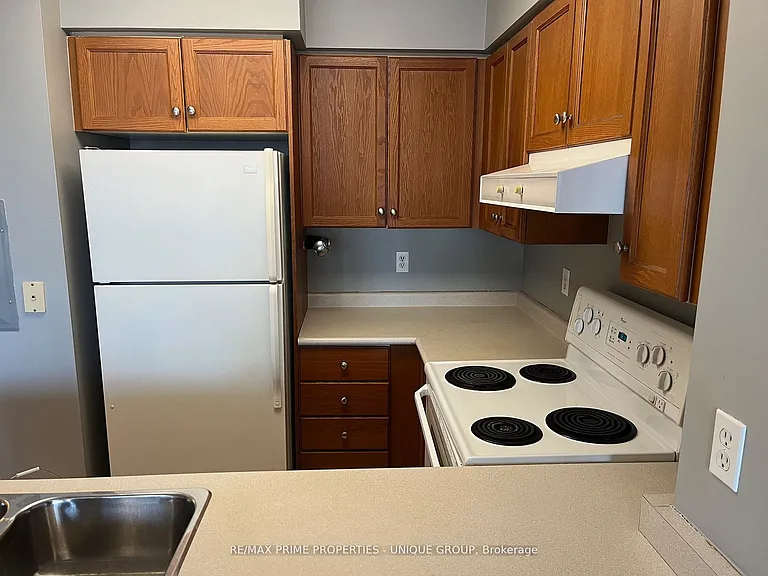 43 Eglinton Ave E #1506 — Photo 13