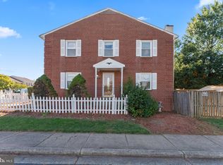 12975 Ridgemist Ln, Fairfax, VA 22033