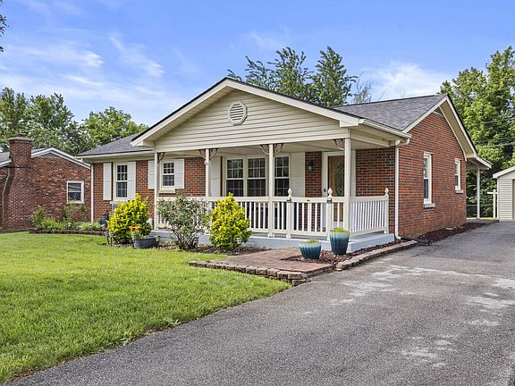 2nd image of 176 E Tiverton Way