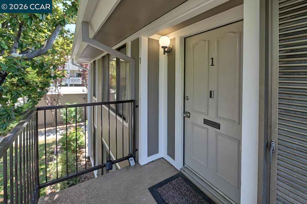 Apartment in Walnut Creek, Rossmoor - View 3