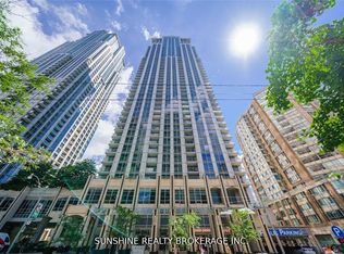 763 Bay St #3706, Toronto, ON M5G2R3