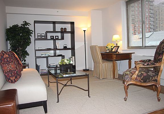 4th image of 1500 Lexington Ave APT 17P