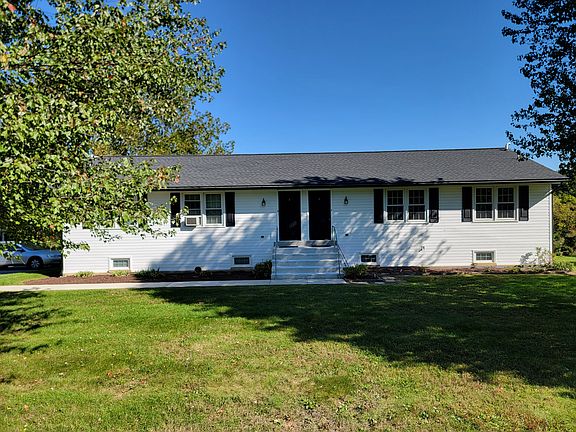 2nd image of 707 Webster Hill Rd #D