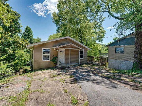 2nd image of 108 S Seminole Dr
