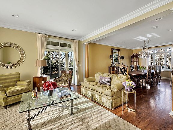 3rd image of 3 Springbrook Pl
