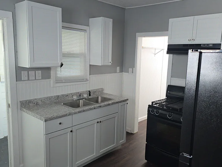 441 E Hudson St — Photo 7