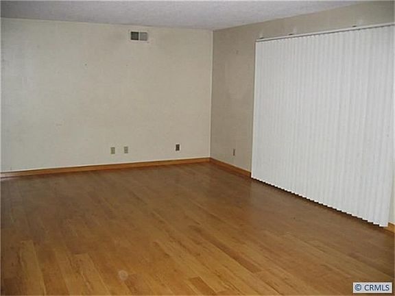 4th image of 20404 Jersey Ave