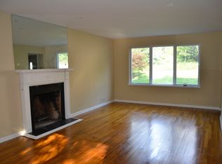 33 Forest Hills Rd, Pittsburgh, PA 15221