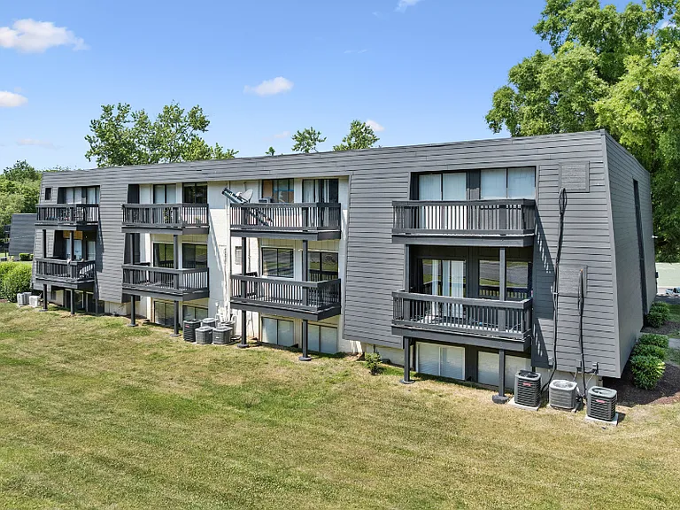 Compass Vista Apartments — Photo 52