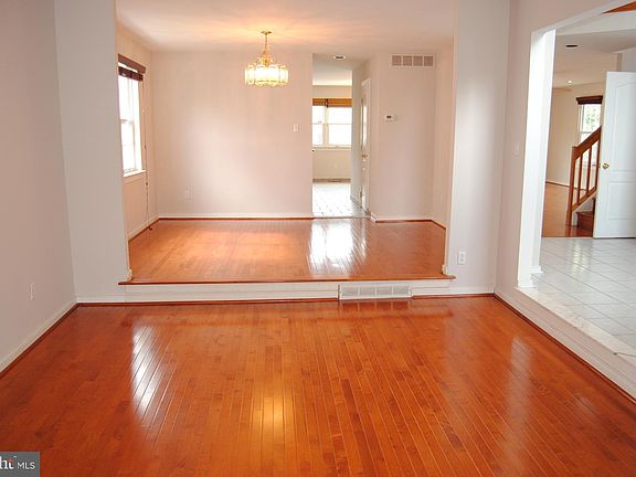 4th image of 1238 Serota Pl