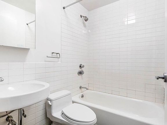 5th image of 246 Sackett St #1