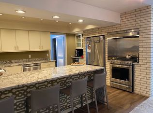 1130 Arrowhead Dr, Dubuque, IA 52003