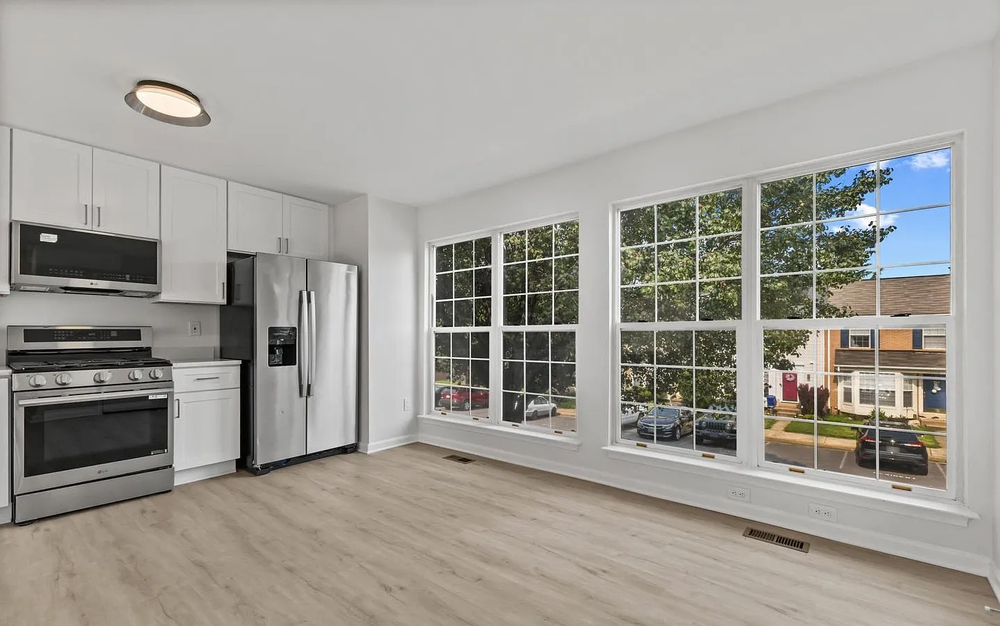 3 bed, 1521 sqft, $2,900 — Photo 3