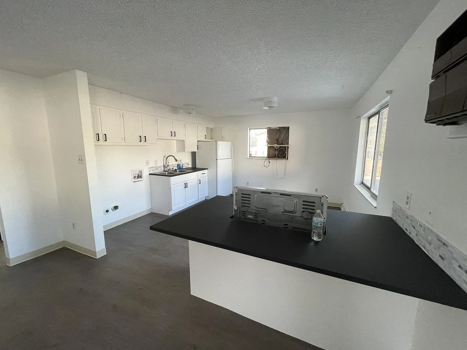 2 bed, 760 sqft, $1,200 — Photo 2