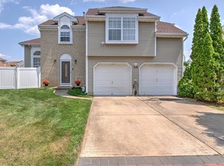 119 Kentucky Way, Freehold, NJ 07728