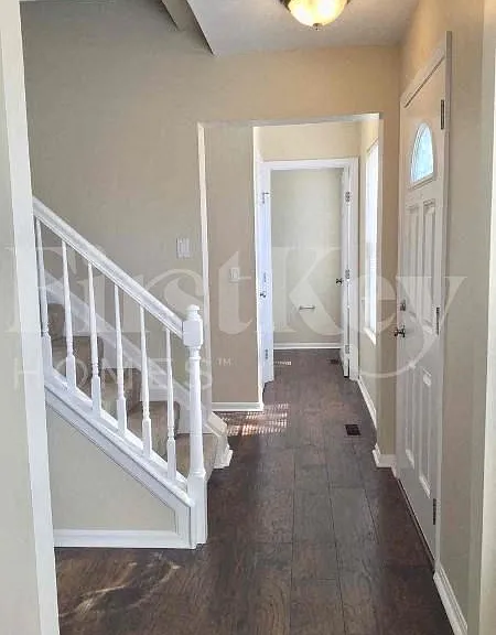 1616 Hastings Ct — Photo 3