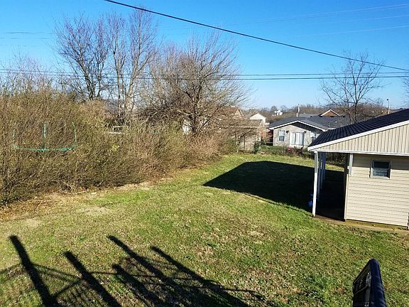 3rd image of 516 Foxwood Dr