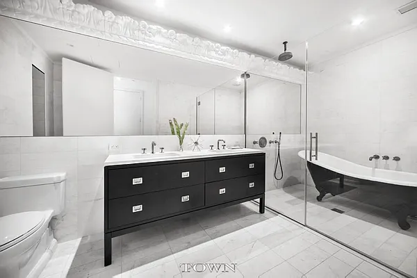 Sold by Town Residential | media 32