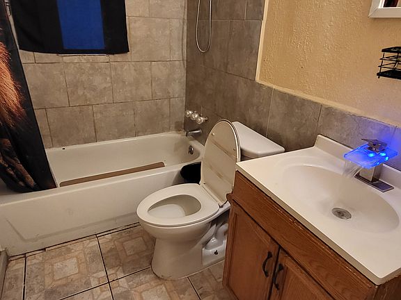 2nd image of 2204 W 14th St