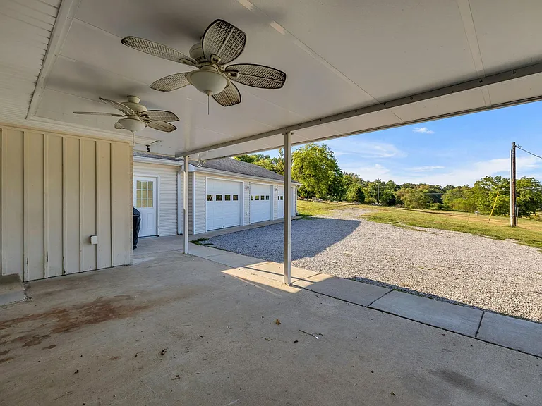 4861 Bethesda Rd — Photo 40