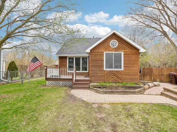 542 Grafton Ave N, Oakdale, MN 55128